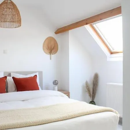 Boho Loft - Large 2 Bedroom Furnished Near Station 메헬렌