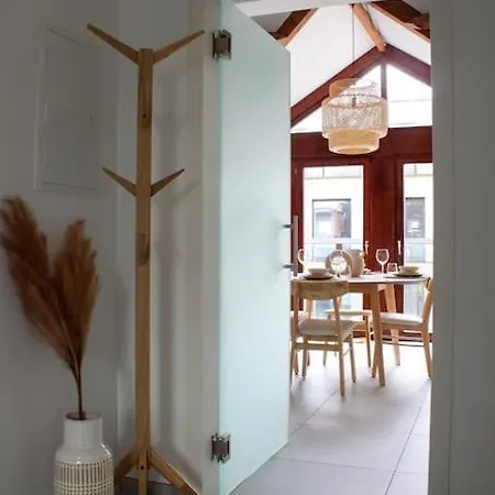 Boho Loft - Large 2 Bedroom Furnished Near Station * 메헬렌