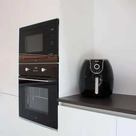 아파트 Boho Loft - Large 2 Bedroom Furnished Near Station 메헬렌